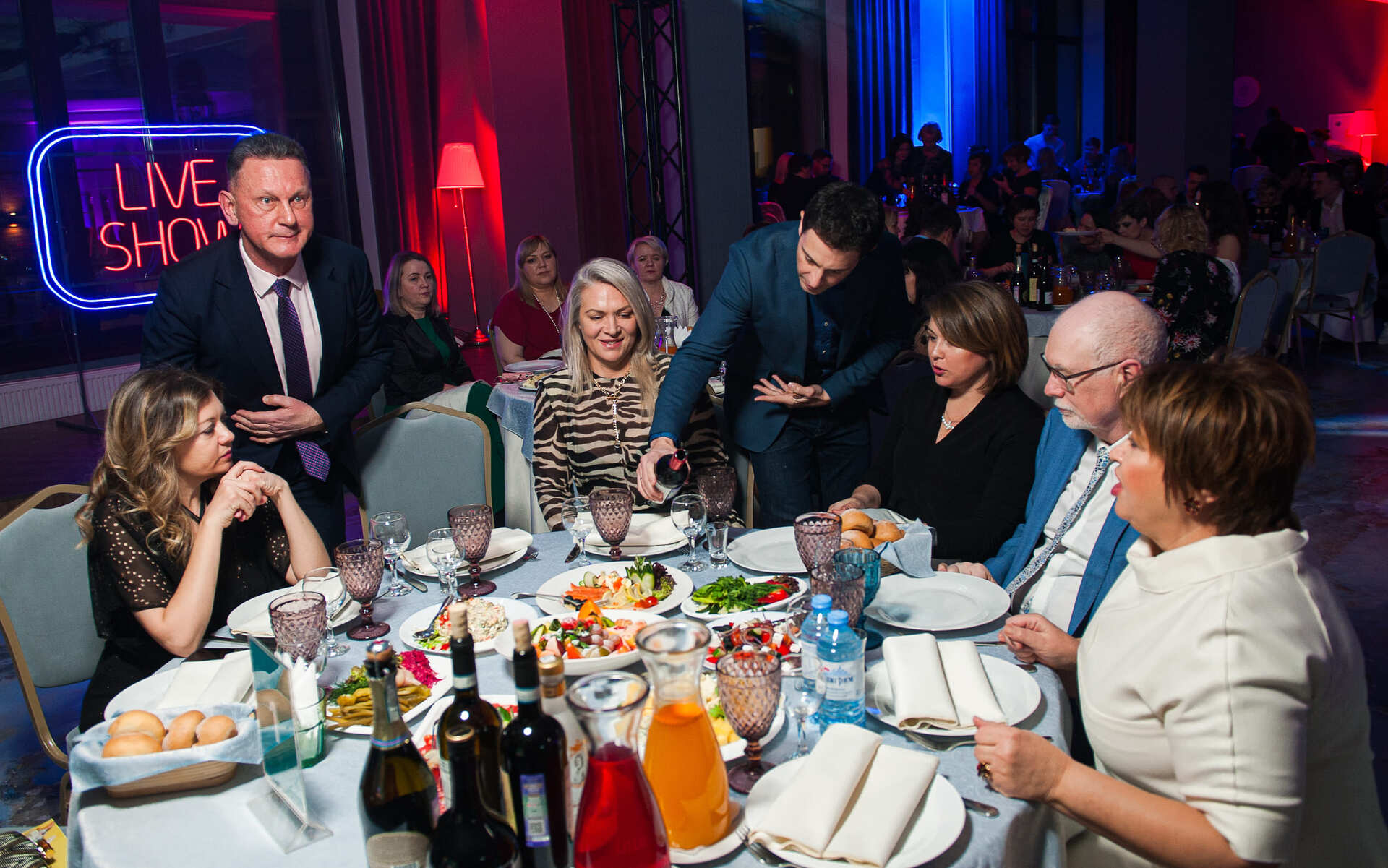 Карвинг на глазах у гостей — художественная нарезка фруктов на корпоративе