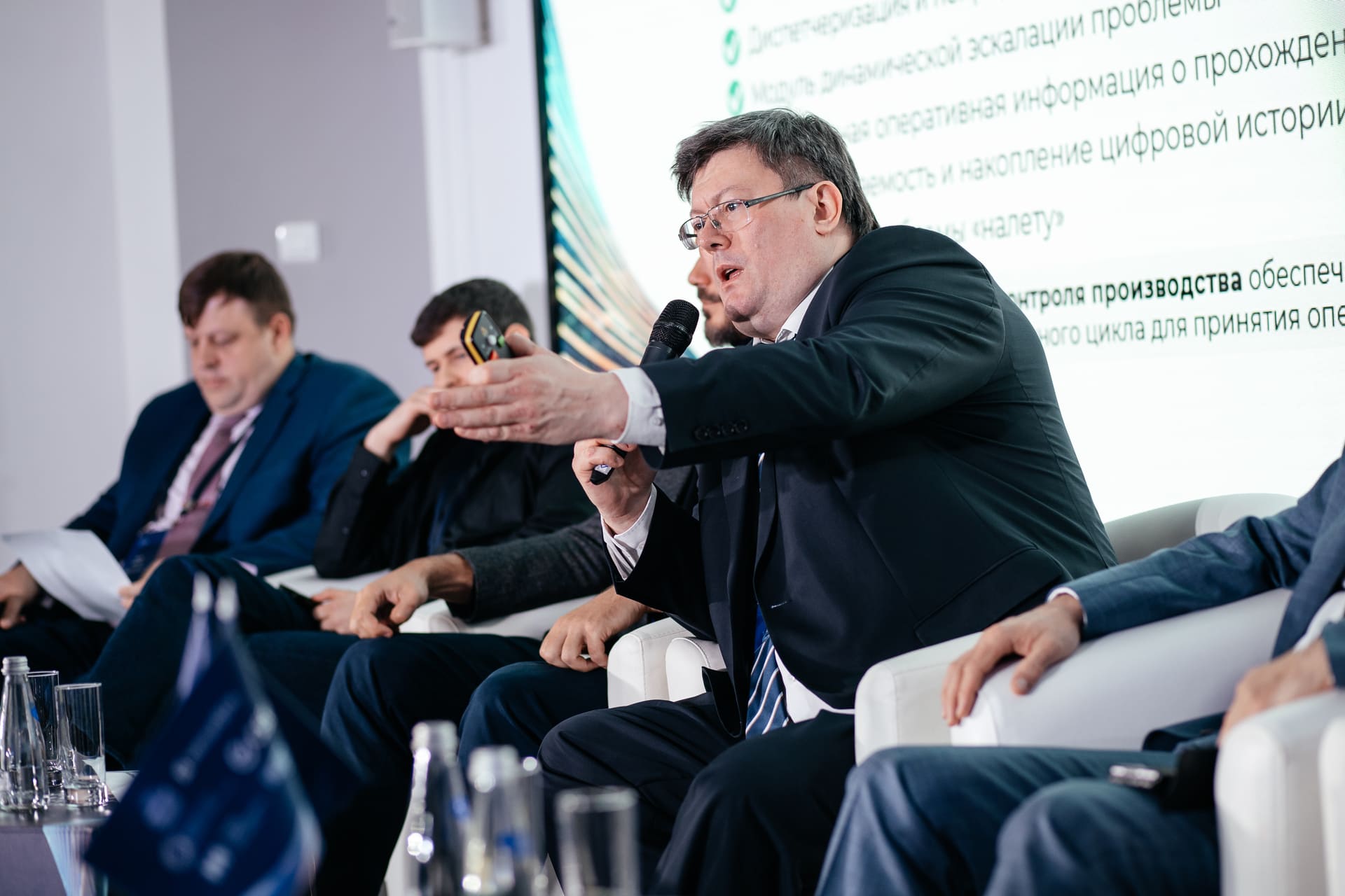 Организация профессиональной пресс-конференции для прямого диалога с ключевыми медиа