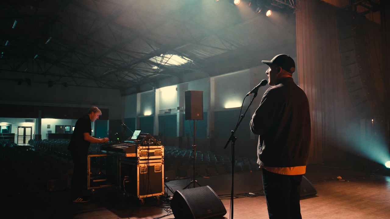 Саундчек перед выступлением артиста на площадке